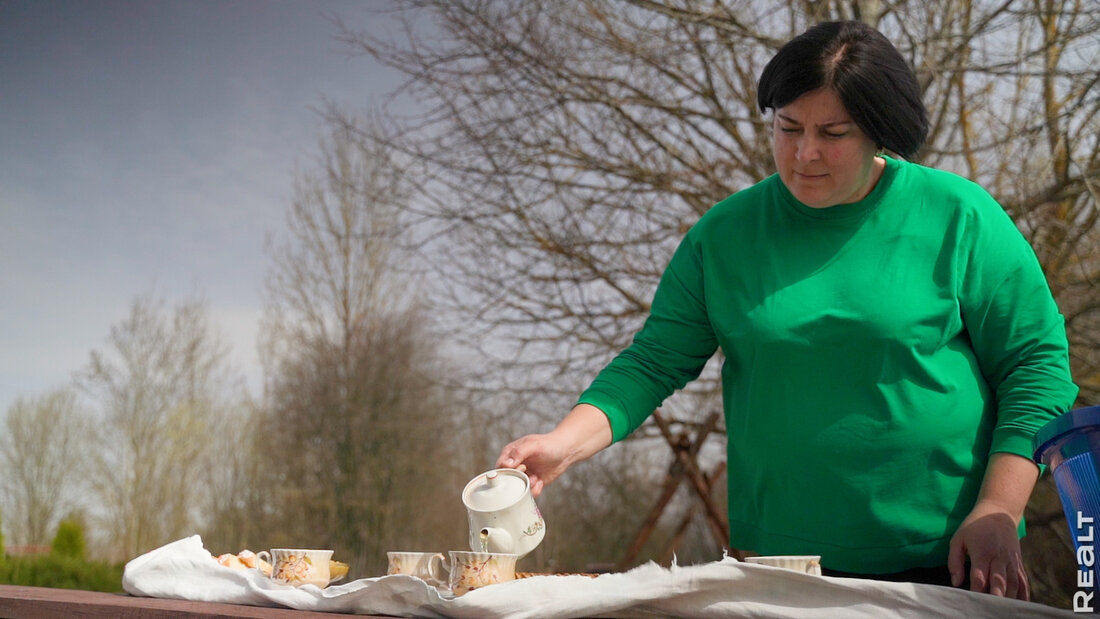 Белоруска восстанавливает родовое гнездо в глухой деревне у реки
