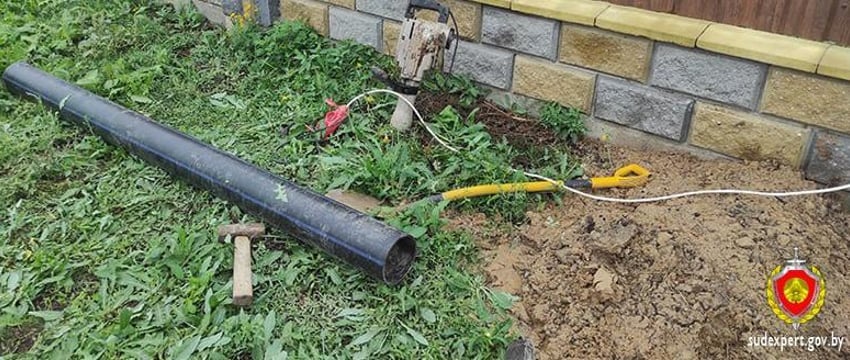 Мужчину смертельно ударило током, когда он работал с отбойным молотком