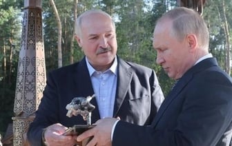 Песков рассказал о подарках Путина на дни рождения Лукашенко