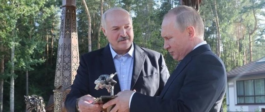 Песков рассказал о подарках Путина на дни рождения Лукашенко