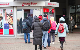 Белорусы начали скупать валюту. Почему?