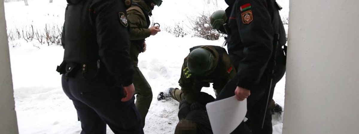 В Щучине за «экстремизм» задержали около 10 человек