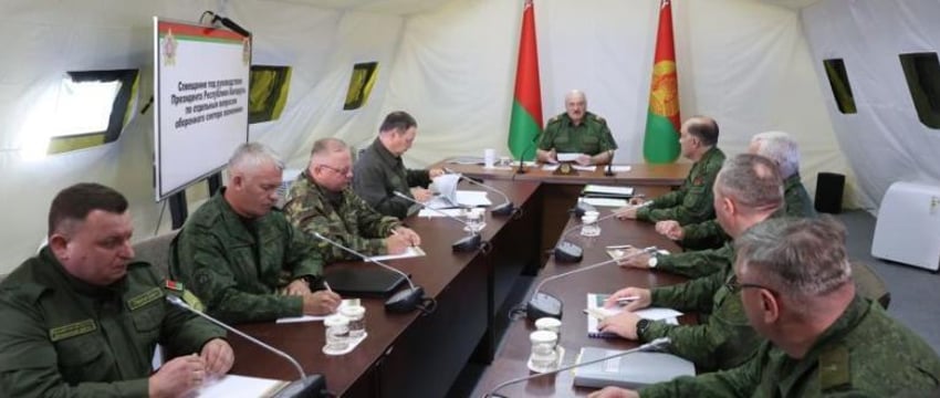 Лукашенко призвал готовиться к войне