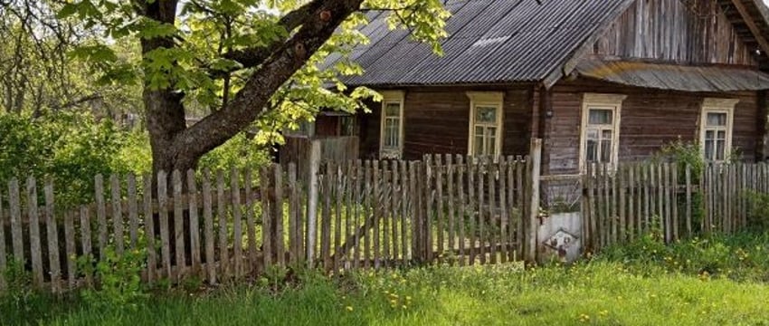 В этом году белорусы купили уже больше тысячи пустующих домов — это рекорд