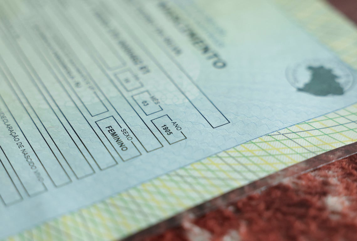 Свидетельство о рождении 119-летней Деолиры Глисерии Педру да Силва в ее доме в Итаперуне, штат Рио-де-Жанейро, Бразилия, 14 января 2025 года. Фото: Reuters