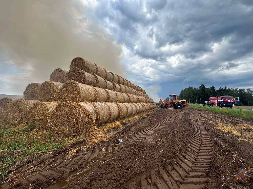 Огонь повредил 15 тонн соломы в Ганцевичском районе