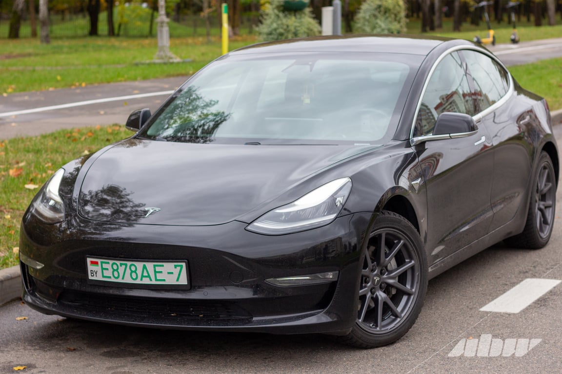 Женский взгляд на электромобиль: Людмила и ее Tesla Model 3