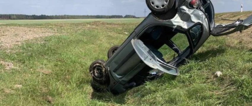 В Березовском районе перевернулся Renault
