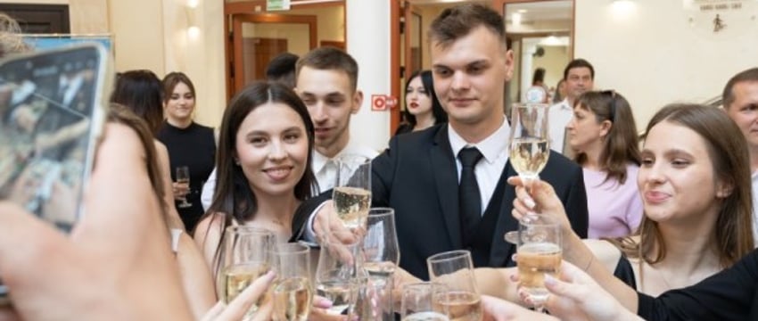 В Бресте для лучших студентов БрГТУ в театре кукол состоялся выпускной бал