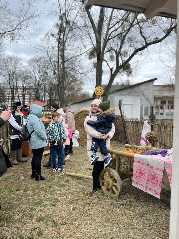 В Бресте проходят народные гуляния «Широкая масленица»