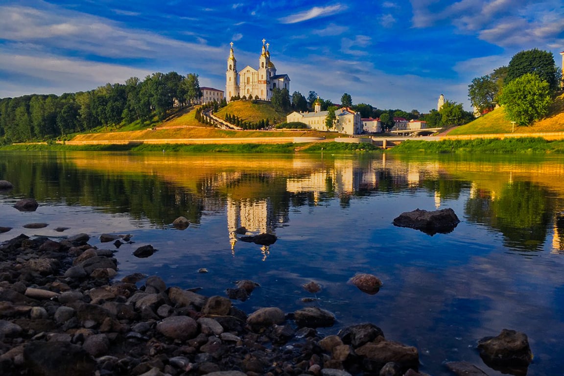 Обмелевшая Двина в Витебске. Фото Сергея Серебро