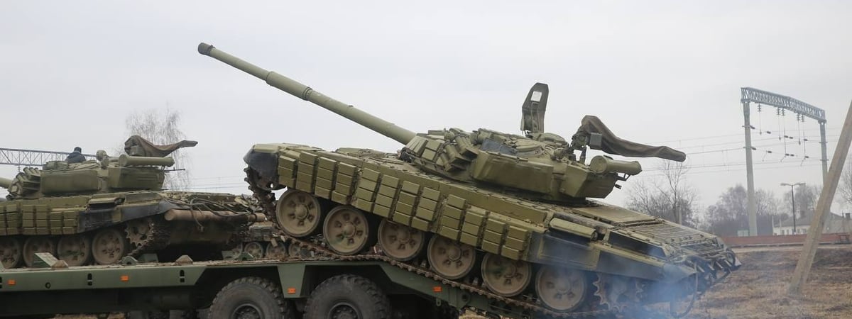 Власти призвали литовцев не бояться белорусской военной техники на границе. Что происходит?