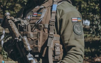 «Если это военный кейс, то его боятся». Как устроена жизнь бывших беларуских добровольцев в Европе