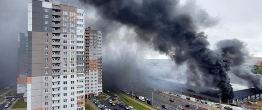 В Минске горел строящийся торговый центр