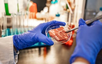 Листерии в мясе, кишечная палочка в молоке. Россельхознадзор запретил продукцию двух белорусских предприятий