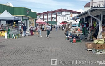 Цены на ягоды на рынке в Гродно