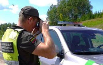 BMW X5 пропустили из Литвы в Беларусь, а его водителя — нет. Вот почему