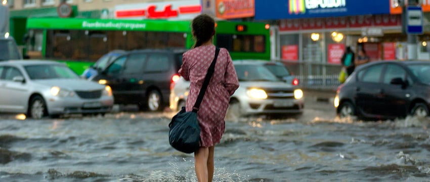 Сразу две суточные нормы осадков выпали в Витебске всего за час
