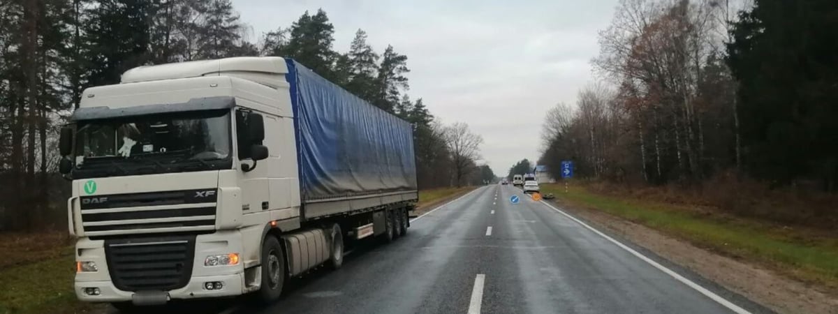 В Слонимском районе дальнобойщик остановился на дороге и погиб