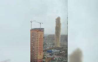 В Подмосковье забил «фонтан» из грязи высотой в многоэтажку — Видео