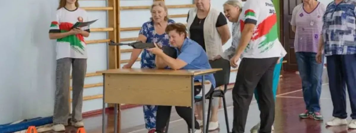 В Дрибине из пенсионеров готовят снайперов (фото)