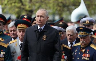 Шрёдер посоветовал вспомнить историю тем, кто верит в военную победу над Россией