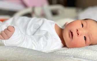 В мире родился первый ребенок с применением новой технологии