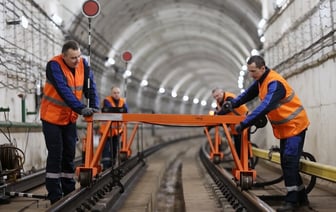 В Минском метрополитене показали, как ночью меняют рельсы — Видео