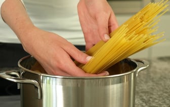 Эти 9 ошибок совершают почти все. Как просто сварить макароны, чтобы они стали настоящим кулинарным шедевром? — Полезно