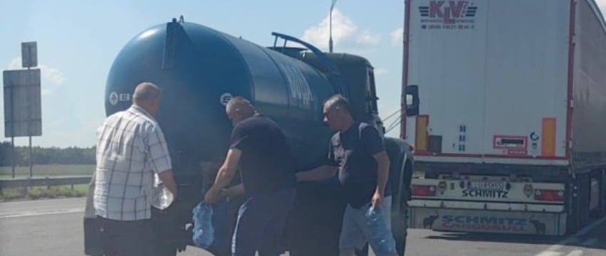 Помощь дальнобойщикам на границе