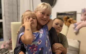 Анне Коноваловой, которая с внуками сбежала в Польшу, нужна ваша помощь