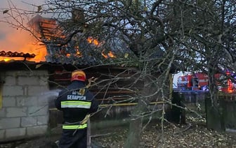 Под Гродно из-за телевизора загорелся дом