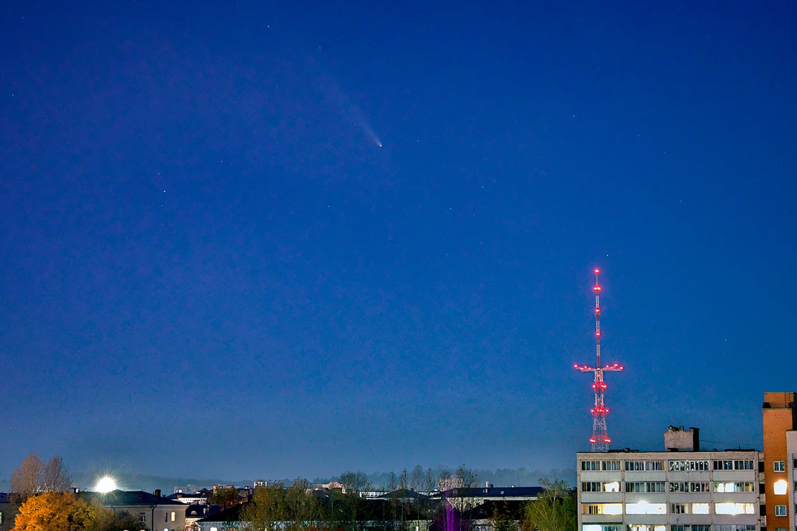 Комета C/2023 A3 (Цзыцзиньшань — ATLAS) / (Tsuchinshan–ATLAS) над Витебском. Фото Сергея Серебро