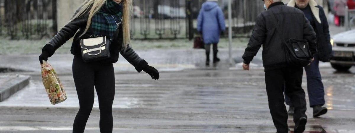 Что делать, если зимой скользит обувь? Нашли бюджетных или бесплатных 6 вариантов решения проблемы — Полезно