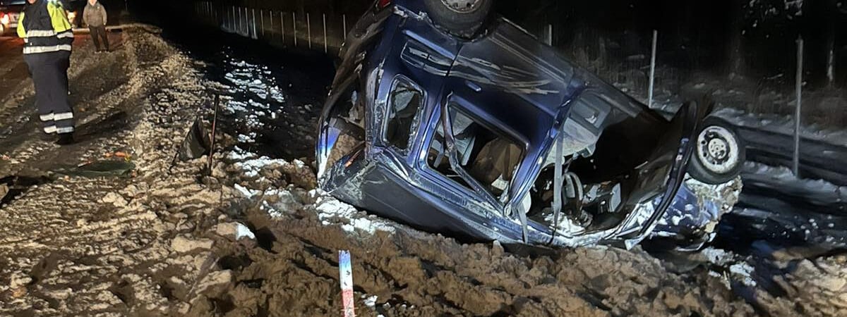 На трассе «Гродно-Минск» произошла авария — работники МЧС доставали пассажирку через заднее стекло