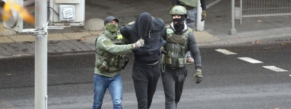 «Силовики спрашивали, на какие средства живут родственники политзаключенных». Новые подробности рейдов КГБ