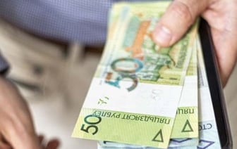 По требованию Барановичской межрайонной прокуратуры работникам выплатили задолженность по зарплате