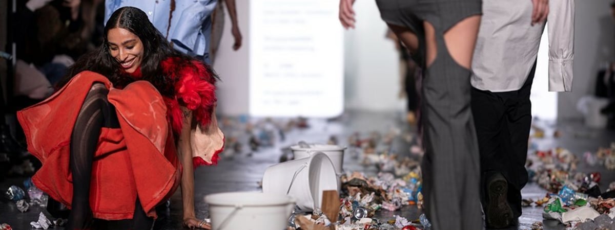 В Милане зрители забросали моделей мусором. Всё «из-за хейта» — Видео