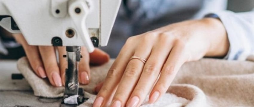 Школьный гардероб: что дешевле, купить одежду в магазине или сшить самому?