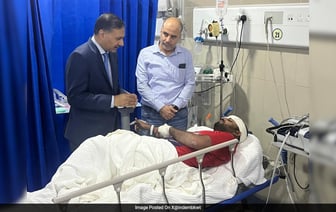 Посол Индии Встретился С Пострадавшими От Пожара В Кувейтском Здании В Больнице И Заверил Их В Помощи