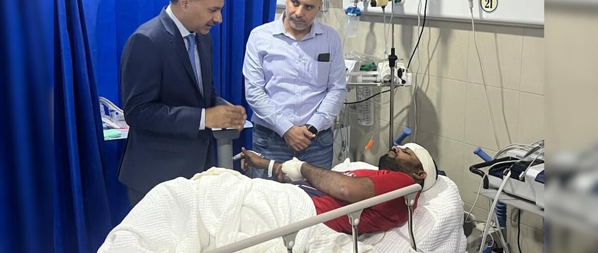 Посол Индии Встретился С Пострадавшими От Пожара В Кувейтском Здании В Больнице И Заверил Их В Помощи
