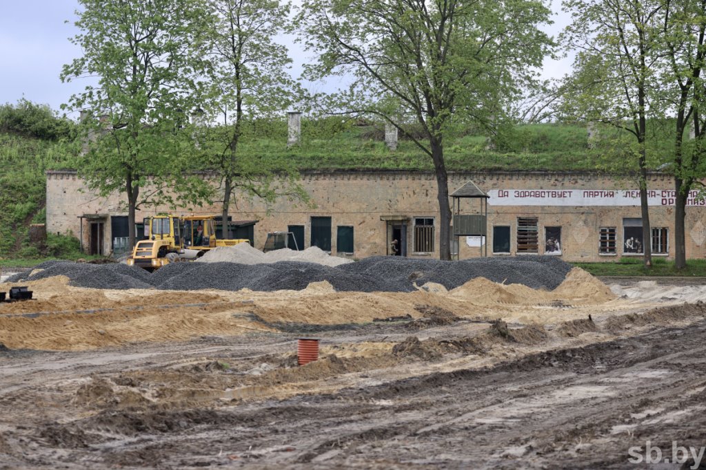 На счет для строительства центра патриотического воспитания в Брестской крепости поступило три миллиона рублей