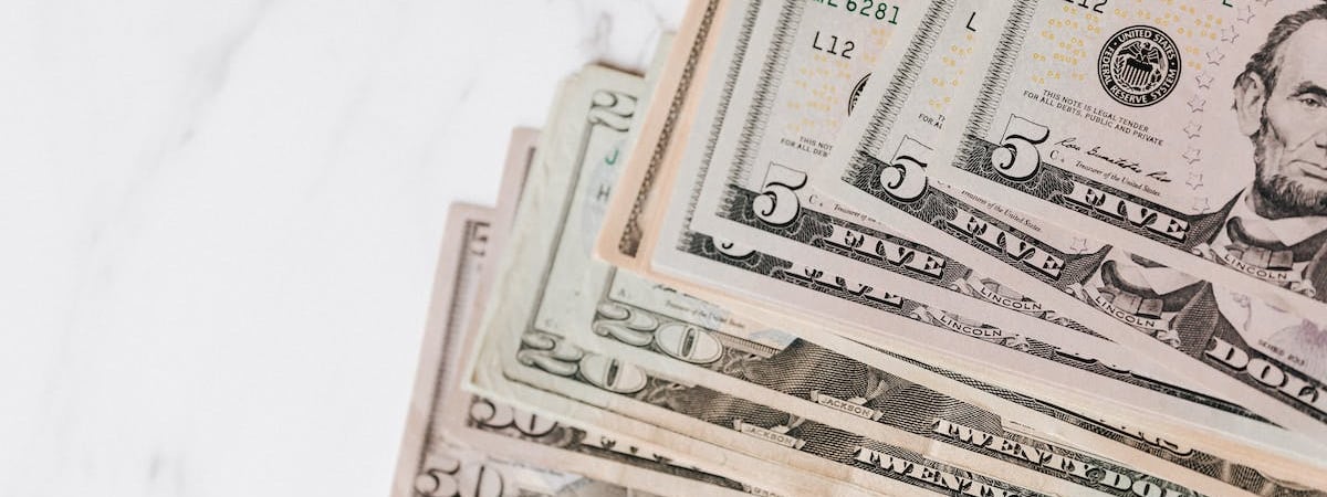 Белорусский рубль укрепился к евро 5 января на БВФБ