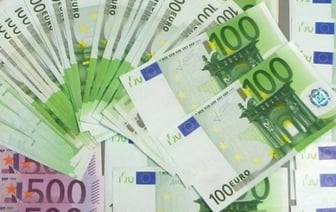 Житель Бреста за попытку провезти без декларирования 65 тыс. евро получил штраф и лишился части денег