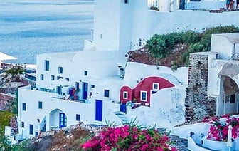 Греческий остров Санторини обеспокоен "чрезмерным туризмом" Instagram