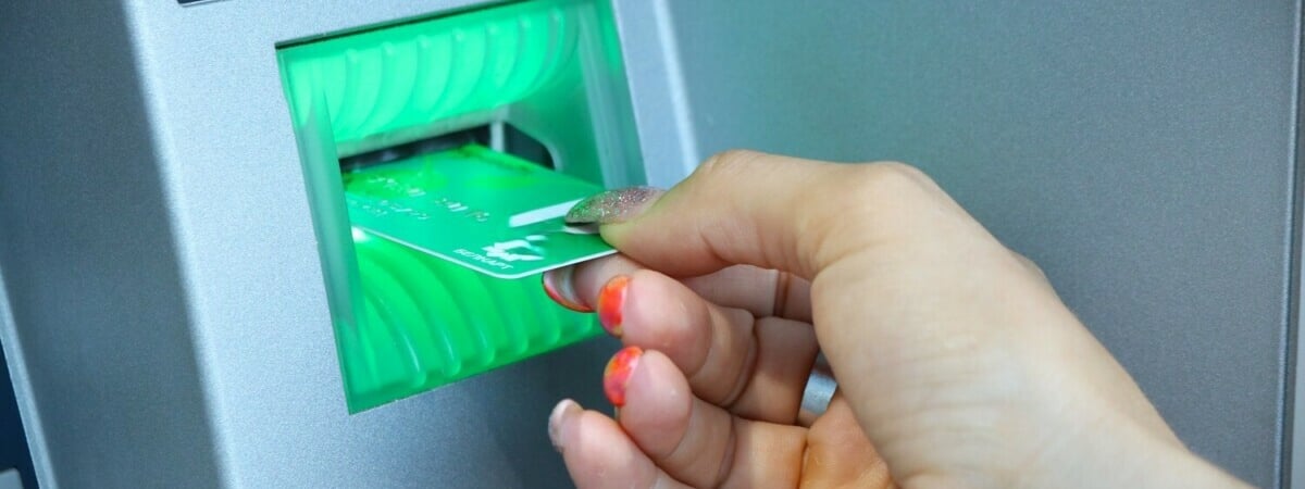 Когда после перевода не на тот счет белорусам придется заплатить 25 рублей? В банке объяснили