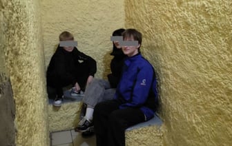 «Тюрьма для жизни». Мозырские школьники в камере-«стакане» (фото)