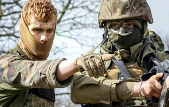 Макрон формирует коалицию для отправки военных инструкторов в Украину