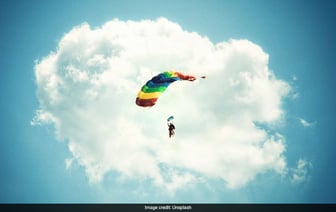 Ученик-инструктор по прыжкам с парашютом в США погиб после столкновения с "Пыльным Дьяволом"