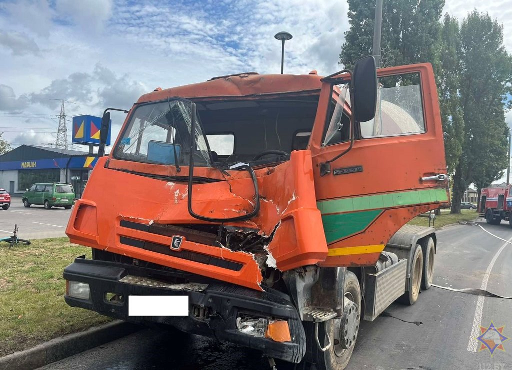 Две бетономешалки столкнулись в Барановичах